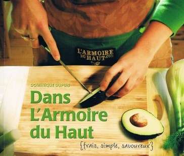 Dans l'armoire du haut